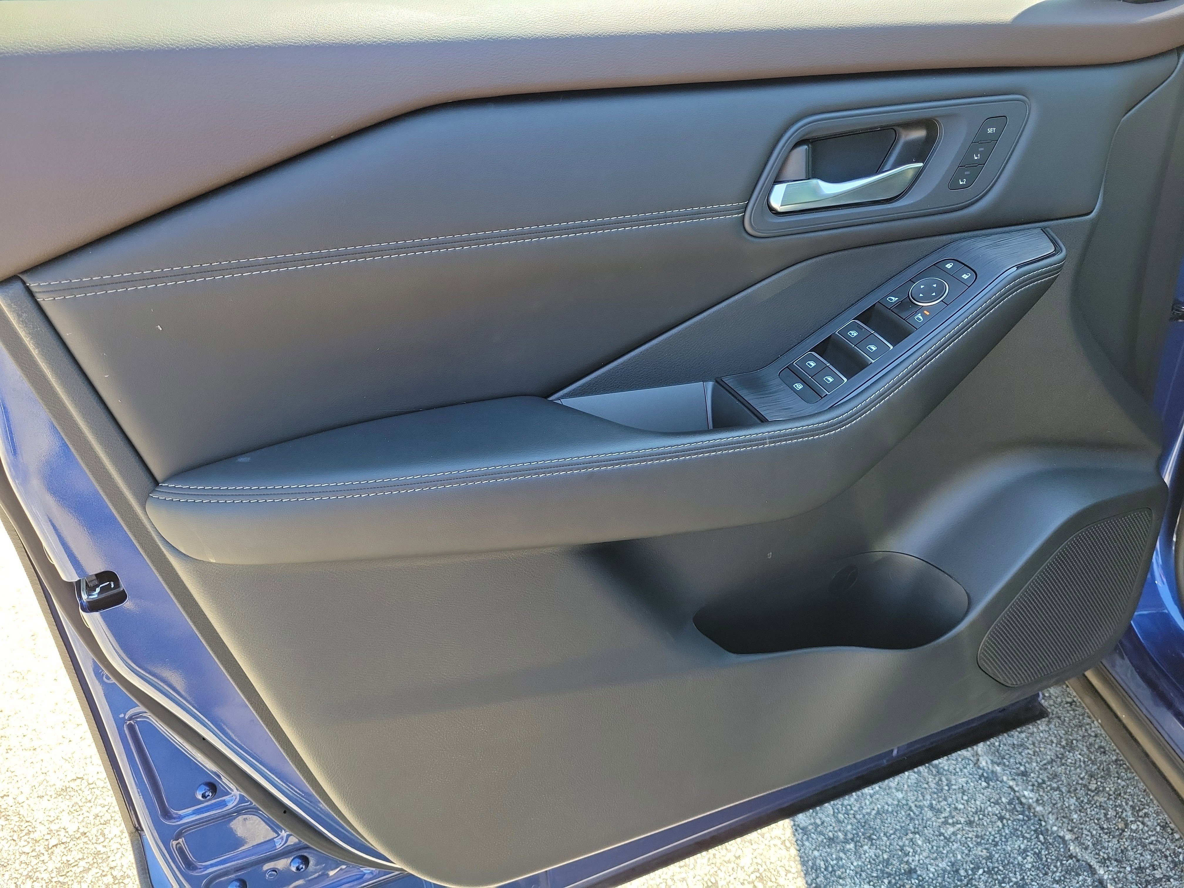 Certified 2023 Nissan Rogue SL w/ SL Premium Package image 11