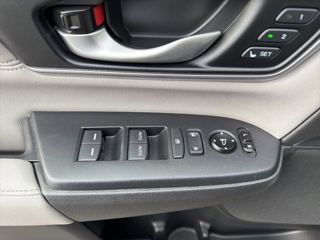 Used 2017 Honda CR-V Touring image 17