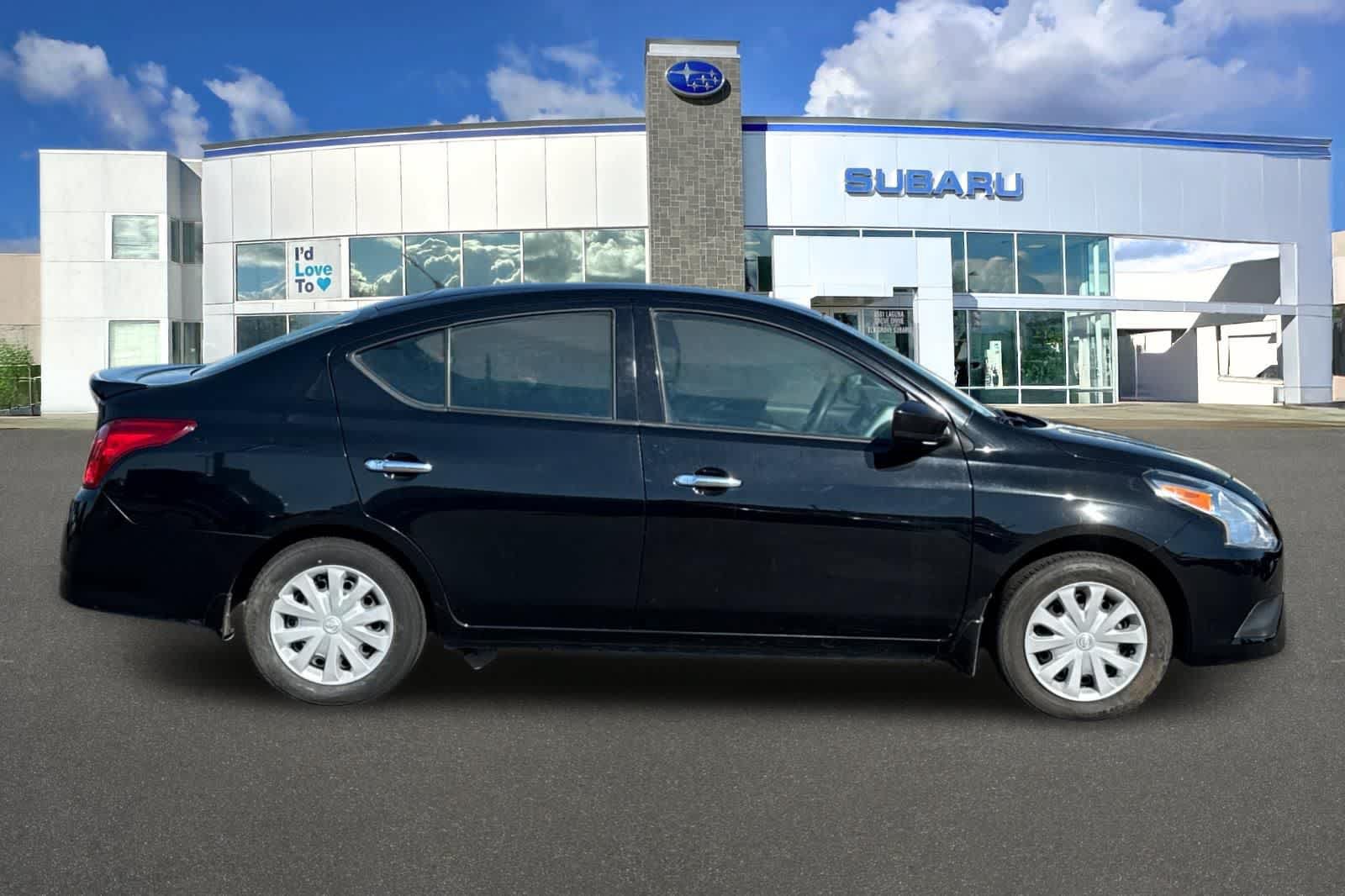Used 2017 Nissan Versa SV FWD image 6