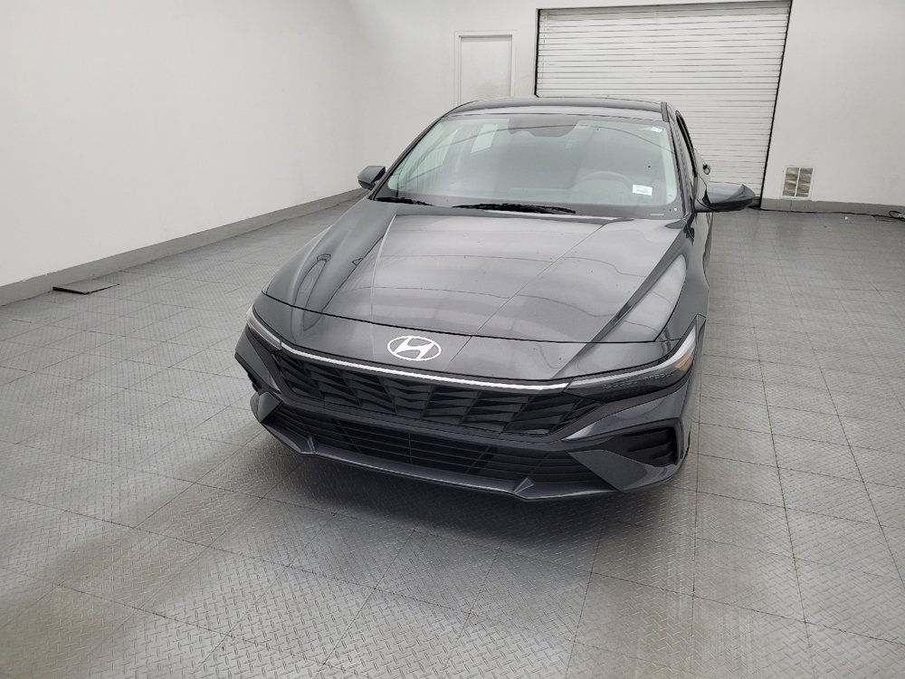 Used 2025 Hyundai Elantra SE FWD image 15