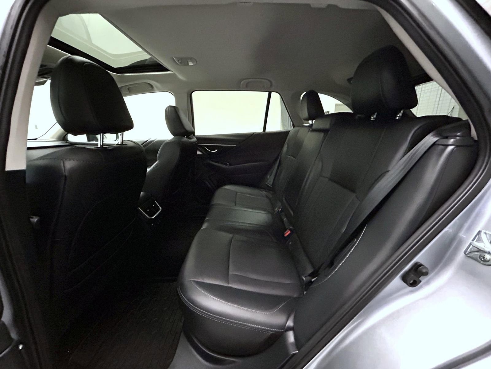 Used 2025 Subaru Outback Limited image 18