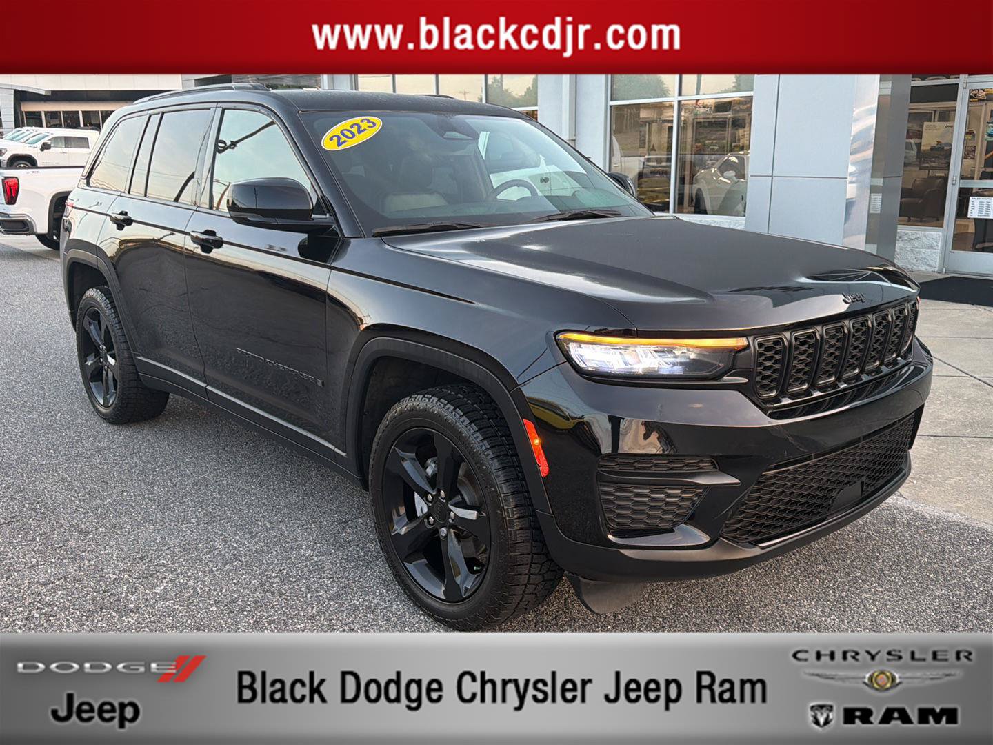 Used 2023 Jeep Grand Cherokee Altitude