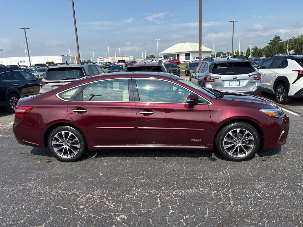 Used 2018 Toyota Avalon XLE Premium w/ Protection Package FWD image 2