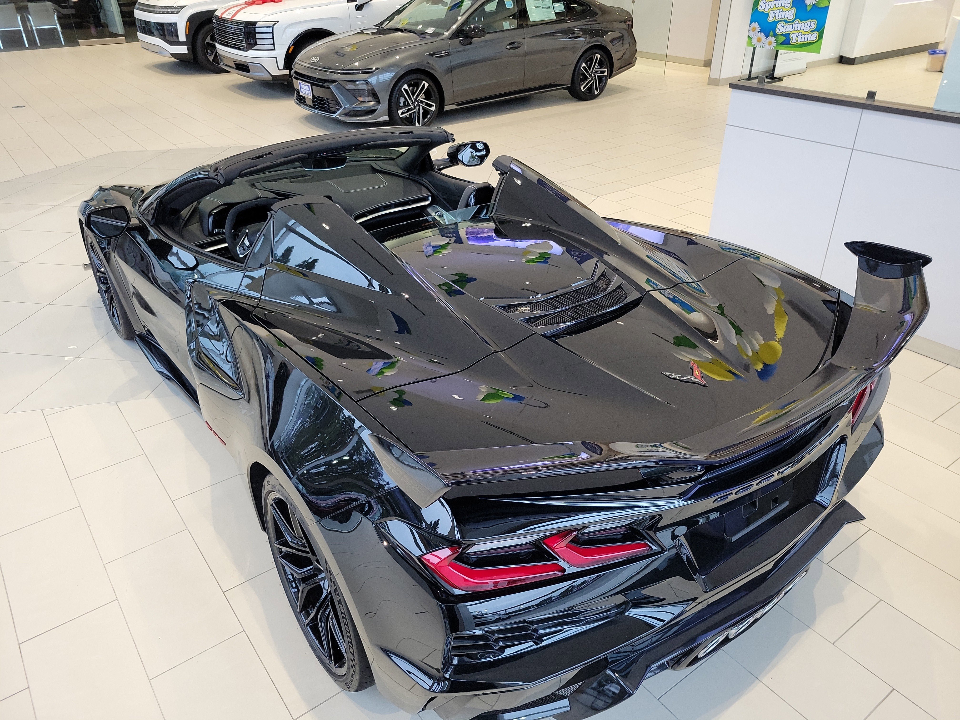 Used 2024 Chevrolet Corvette Z06 w/ Z07 Performance Package RWD image 11