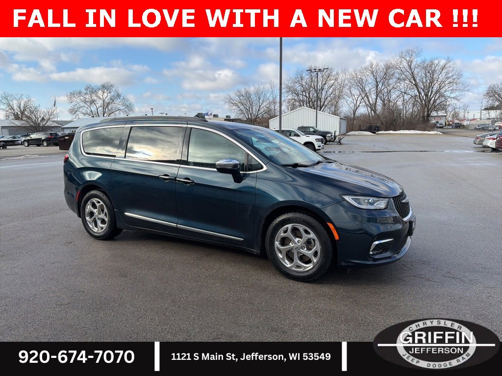 Used 2022 Chrysler Pacifica Limited image 5