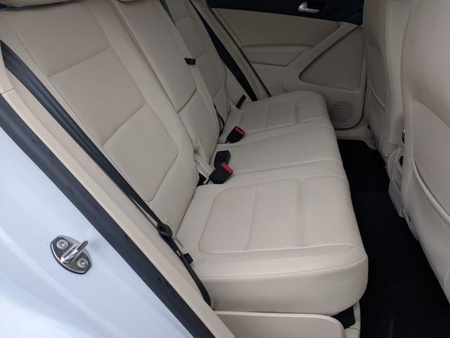Used 2017 Volkswagen Tiguan S image 17
