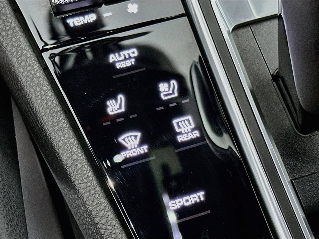 Certified 2023 Porsche Cayenne AWD/4WD image 23