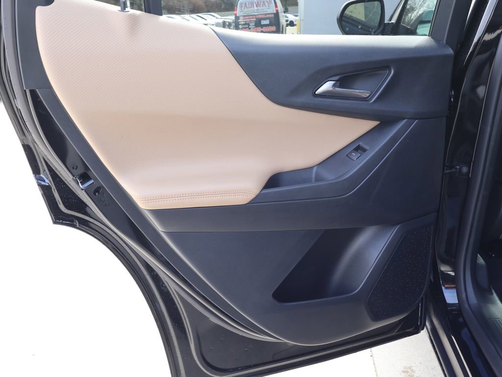 New 2026 Chevrolet Equinox ACTIV w/ Safety and Technology Package image 24