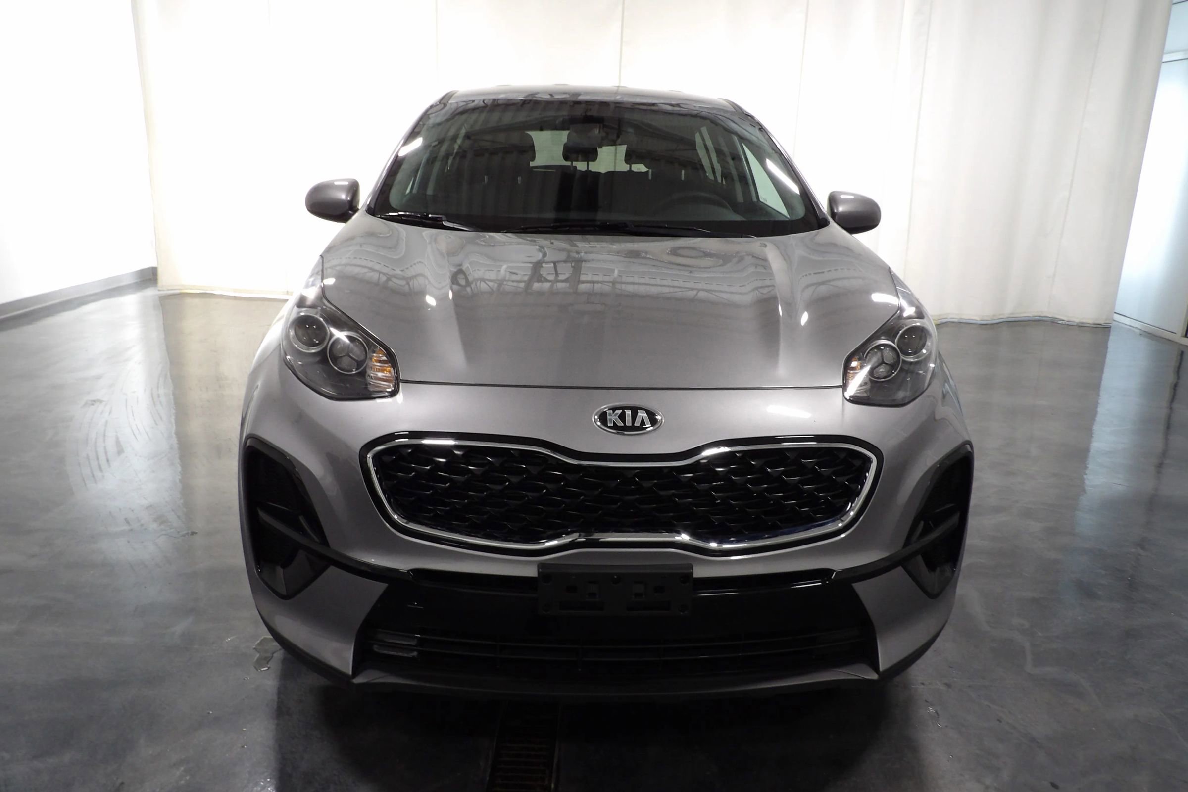 Used 2022 Kia Sportage LX image 2