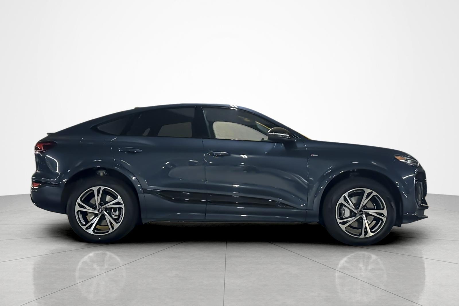 New 2027 Audi Q6 e-tron Premium Plus AWD/4WD image 7