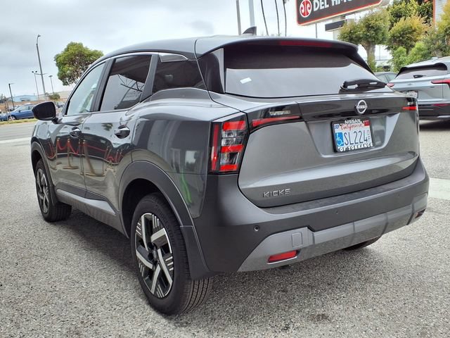 Used 2025 Nissan Kicks SV FWD image 3