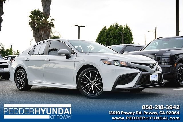 Used 2023 Toyota Camry SE FWD image 1