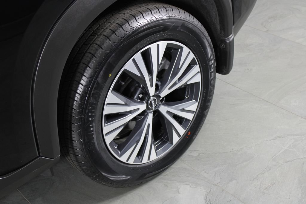 Certified 2023 Nissan Rogue SV image 13