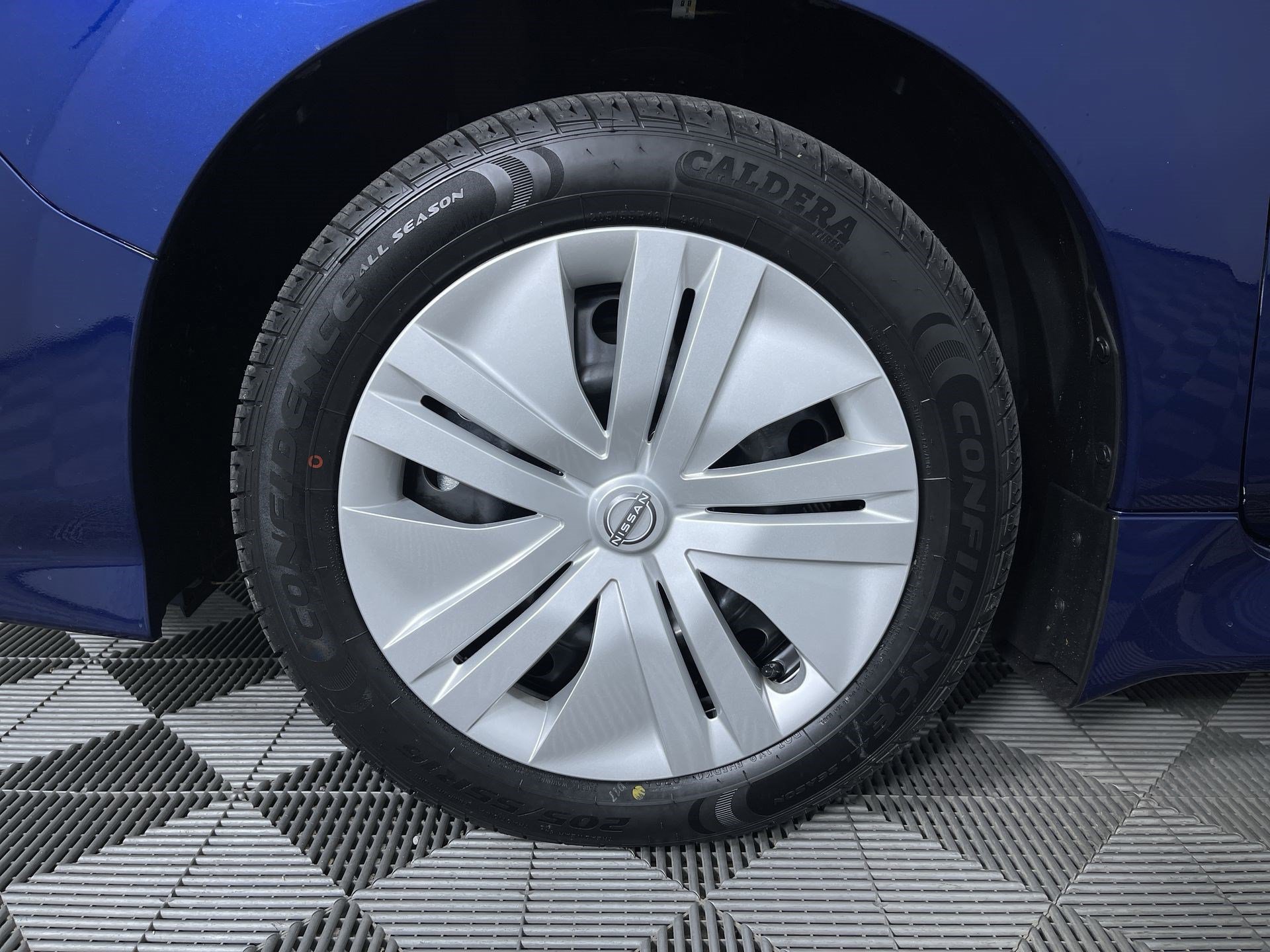 Certified 2025 Nissan Leaf S FWD image 24