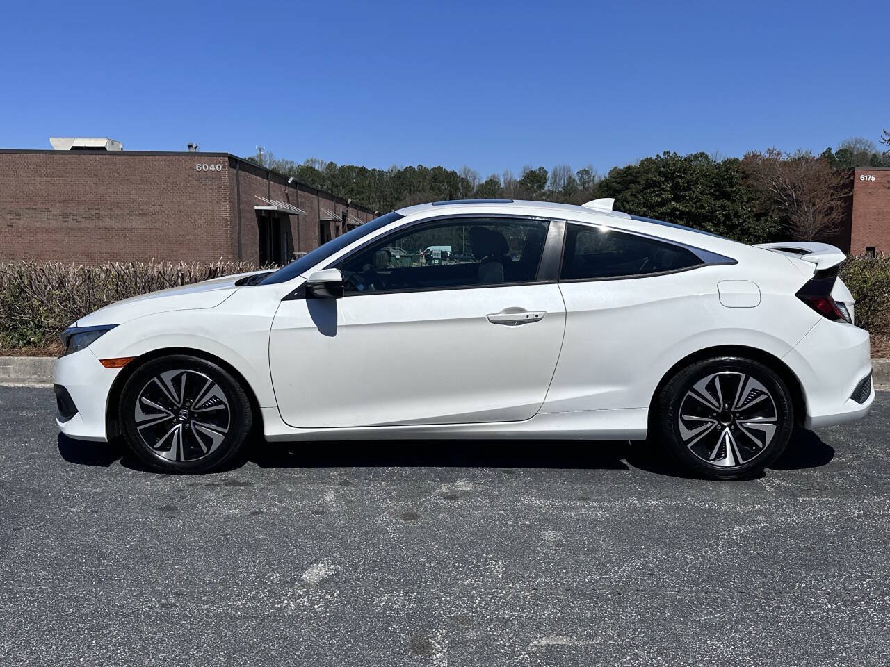 Used 2017 Honda Civic EX-T image 5