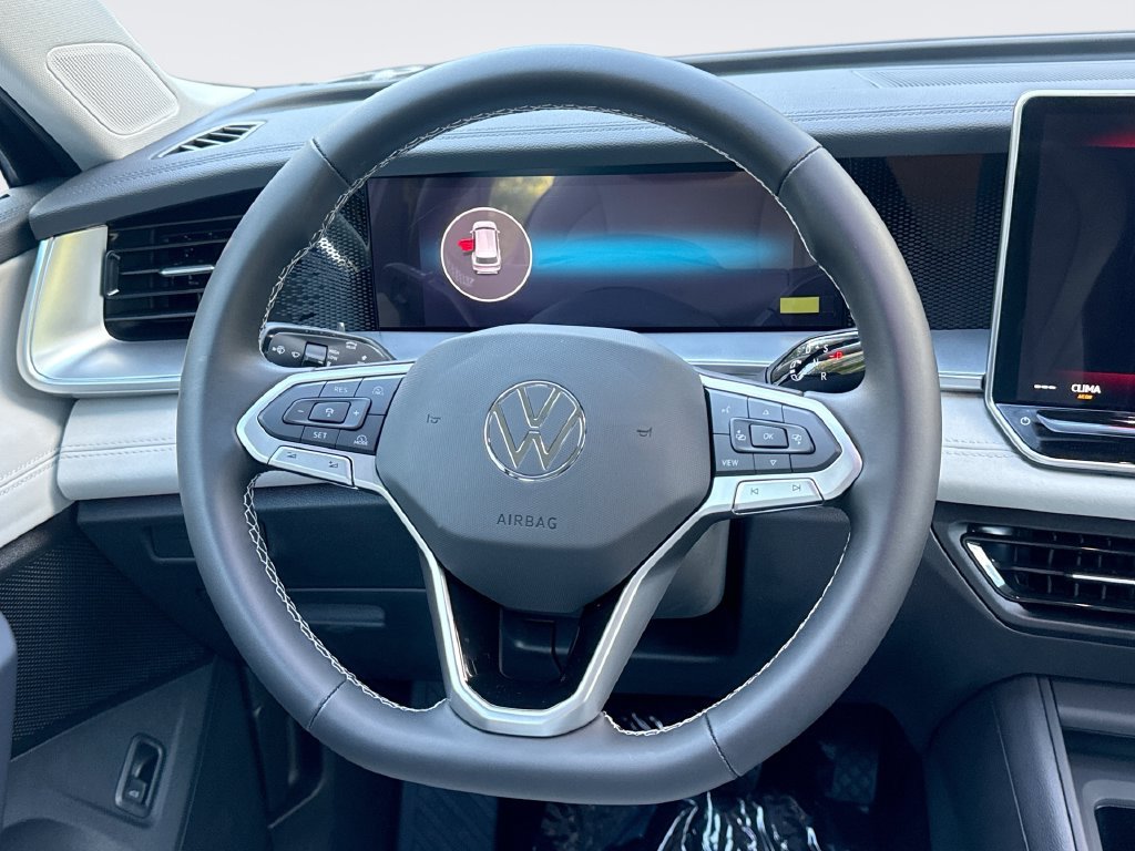 New 2026 Volkswagen Tiguan SE FWD image 11