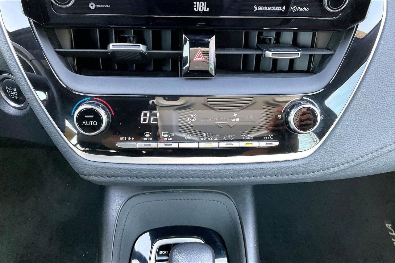 Used 2020 Toyota Corolla XSE image 19