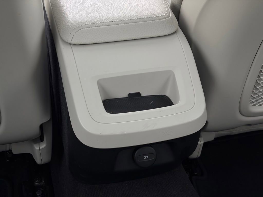 Used 2022 Volvo S60 B5 Momentum w/ Premium Package image 25