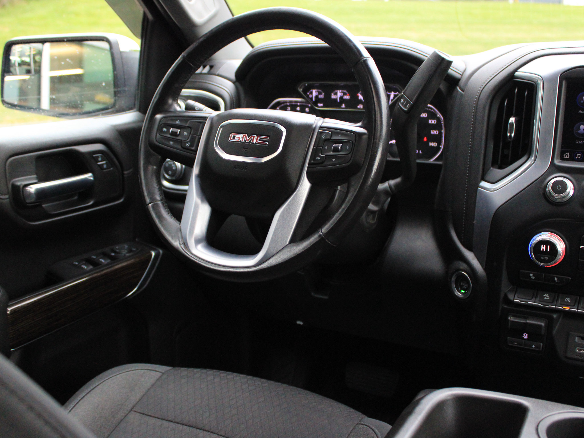 Used 2020 GMC Sierra 1500 SLE w/ SLE Value Package AWD/4WD image 19