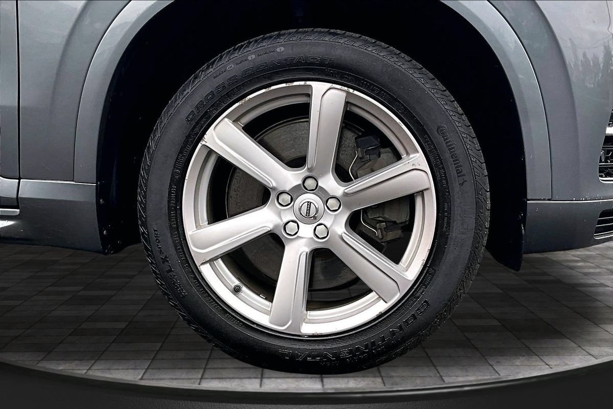 Used 2016 Volvo XC90 T8 Momentum w/ Vision Package AWD/4WD image 35