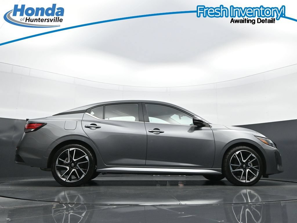 Used 2025 Nissan Sentra SR FWD image 45