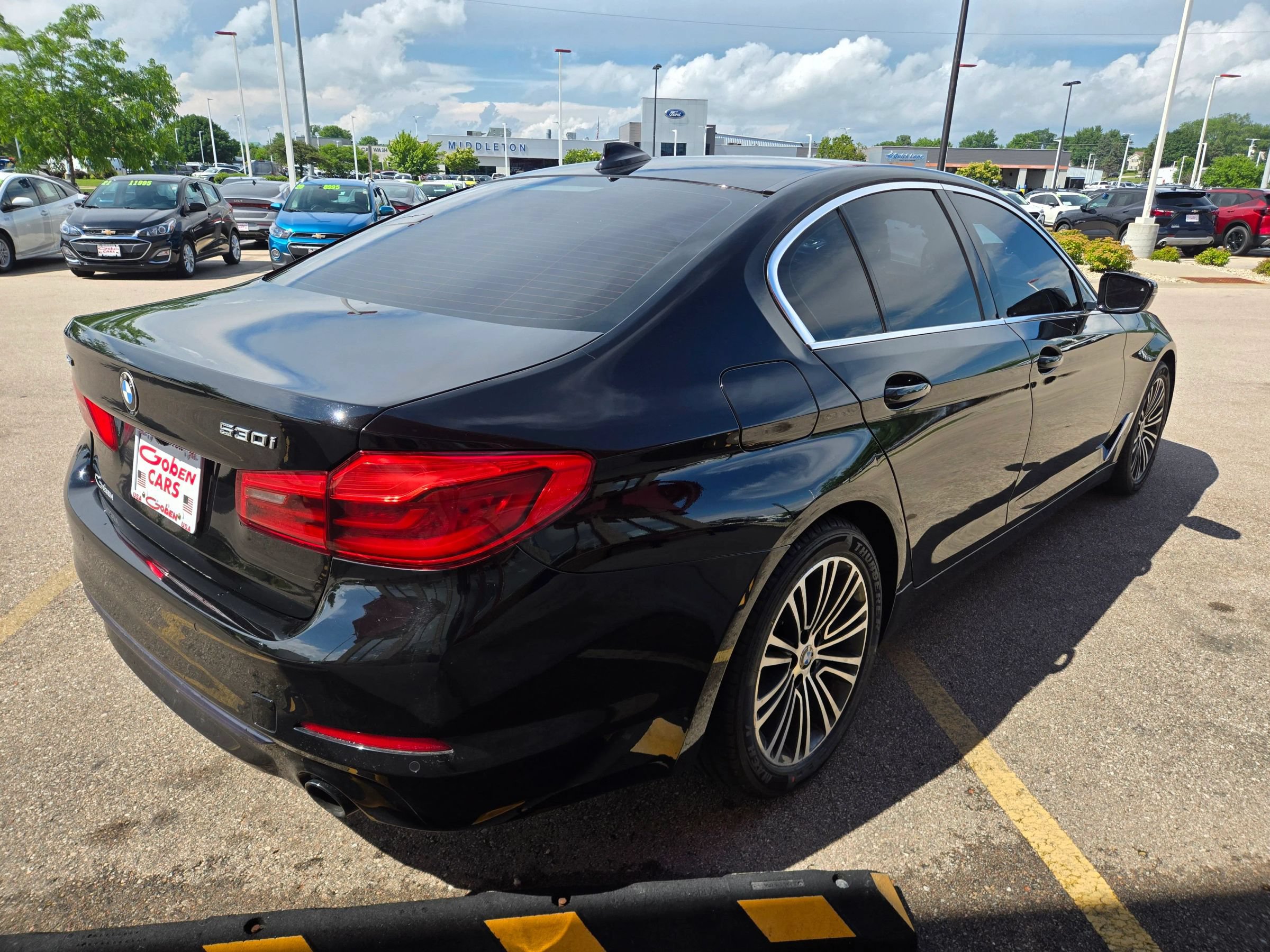 Used 2019 BMW 530i xDrive w/ Convenience Package AWD/4WD image 4