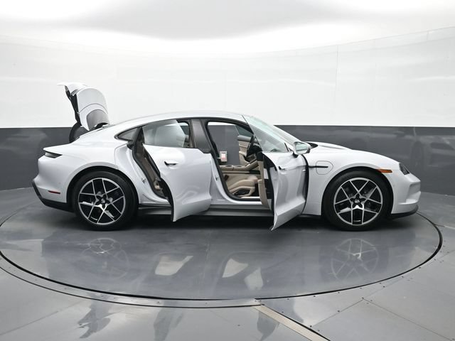 Used 2025 Porsche Taycan RWD image 35