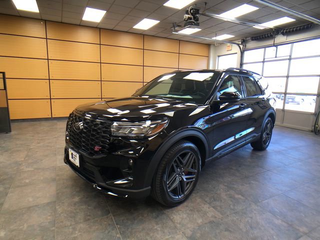 Used 2025 Ford Explorer ST image 3