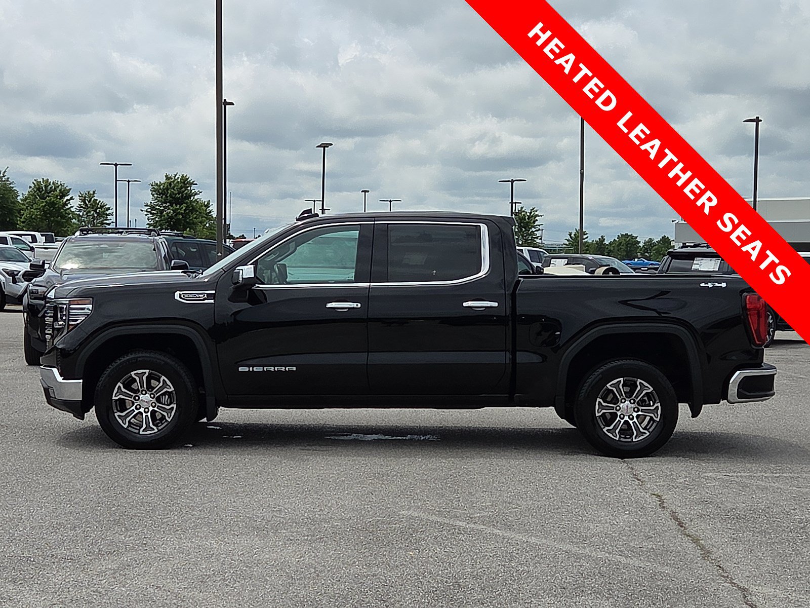 Used 2024 GMC Sierra 1500 SLT AWD/4WD image 3