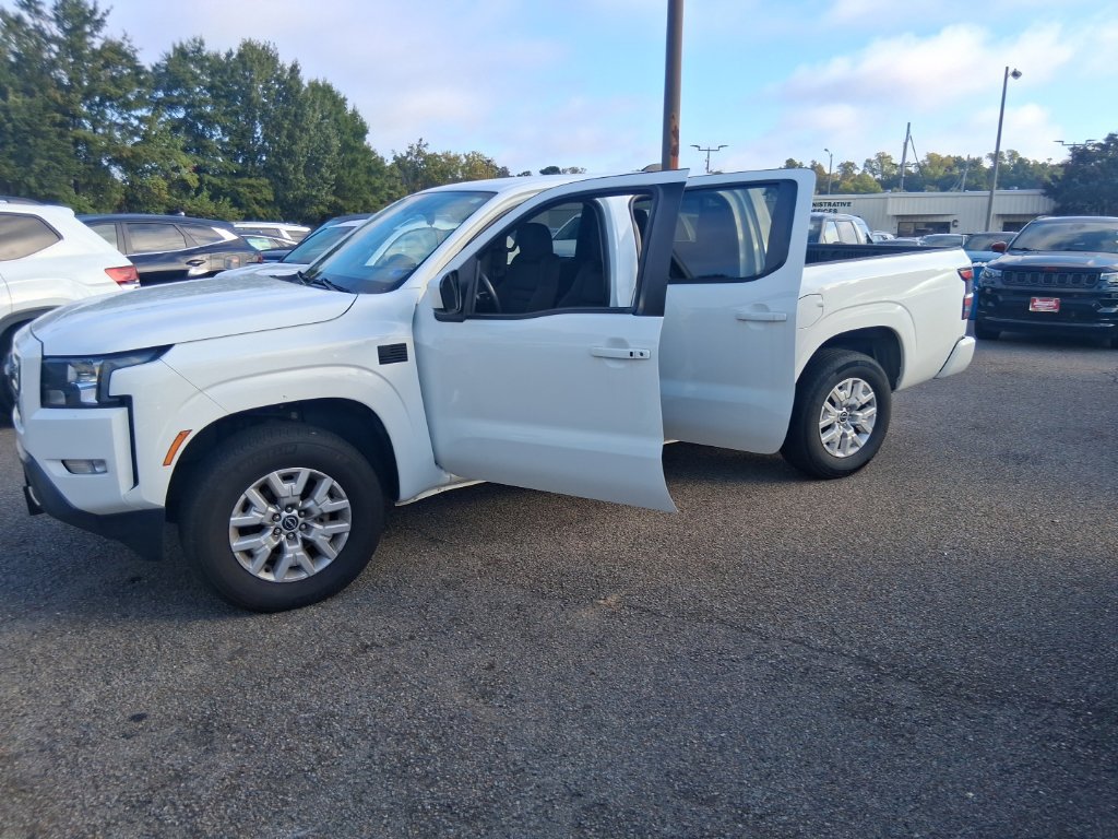 Used 2023 Nissan Frontier SV w/ SV Convenience Package AWD/4WD image 18