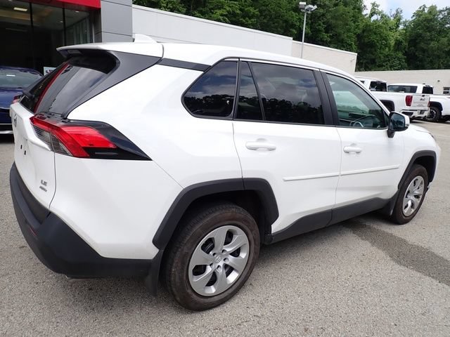 Certified 2024 Toyota RAV4 LE AWD/4WD image 3