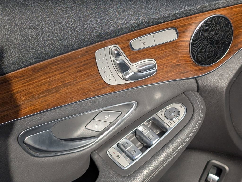 Certified 2019 Mercedes-Benz C 300 4MATIC Sedan image 23