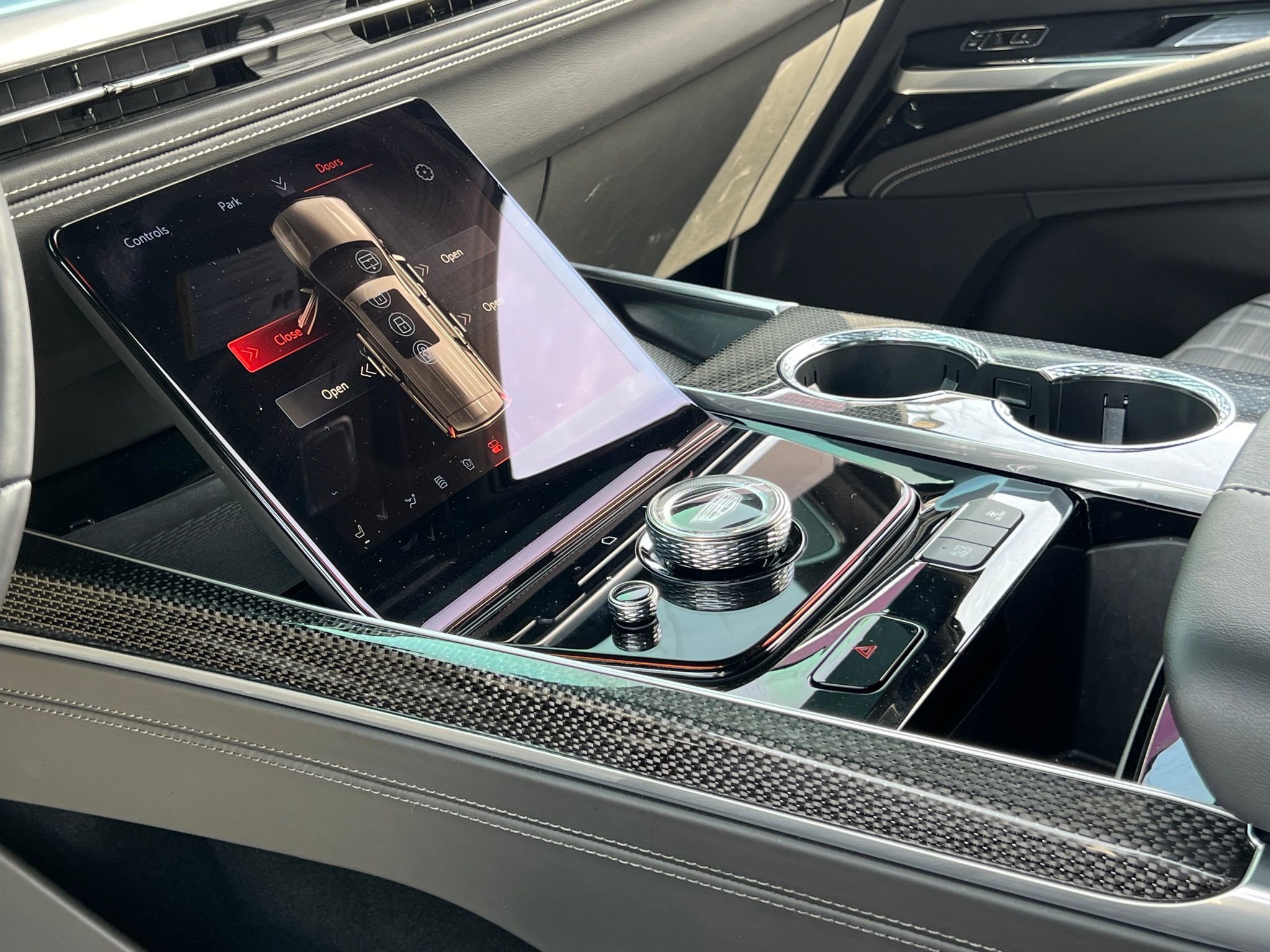 Used 2025 Cadillac Escalade ESV V image 34