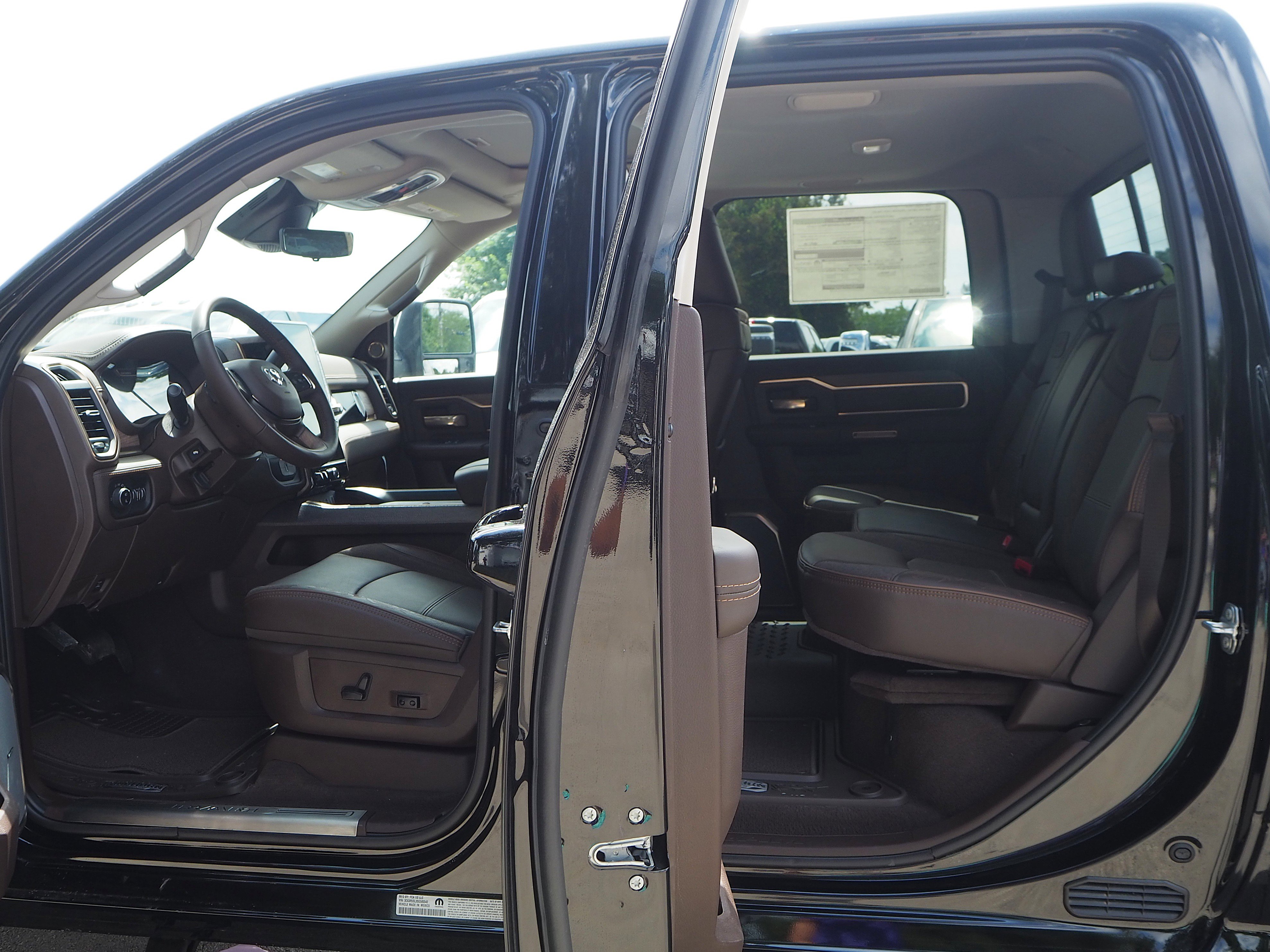 New 2025 RAM 2500 Limited AWD/4WD image 26