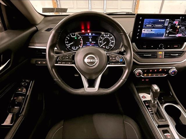 Used 2023 Nissan Altima 2.5 SV w/ SV Premium Package AWD/4WD image 5