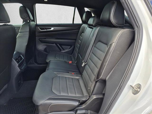 Used 2024 Volkswagen Atlas Cross Sport SEL R-Line AWD/4WD image 20