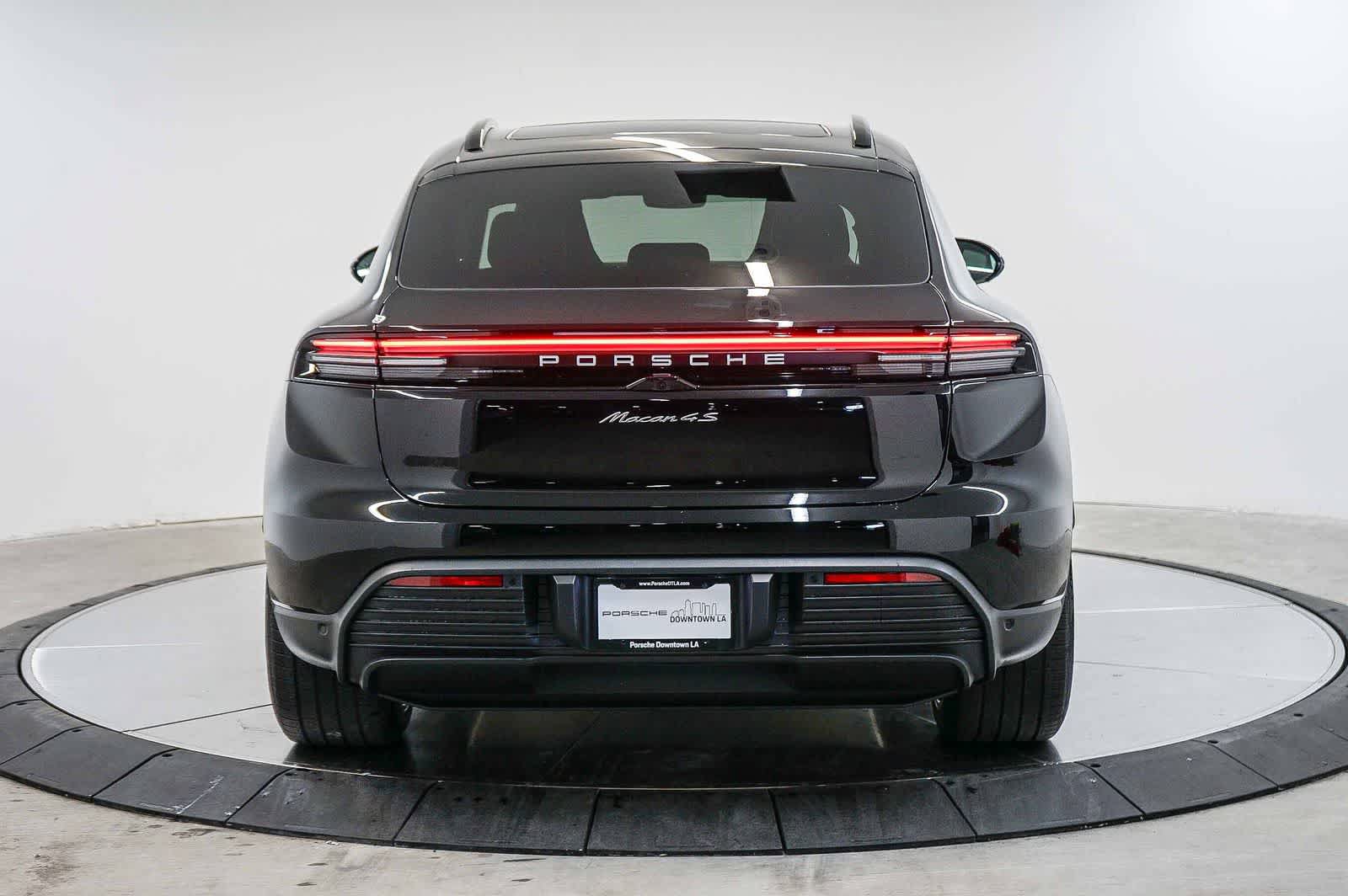 New 2026 Porsche Macan 4S Electric AWD/4WD image 10