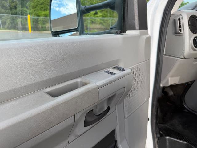 Used 2016 Ford E-350 and Econoline 350 Super Duty w/ Power Windows & Locks Group RWD image 18