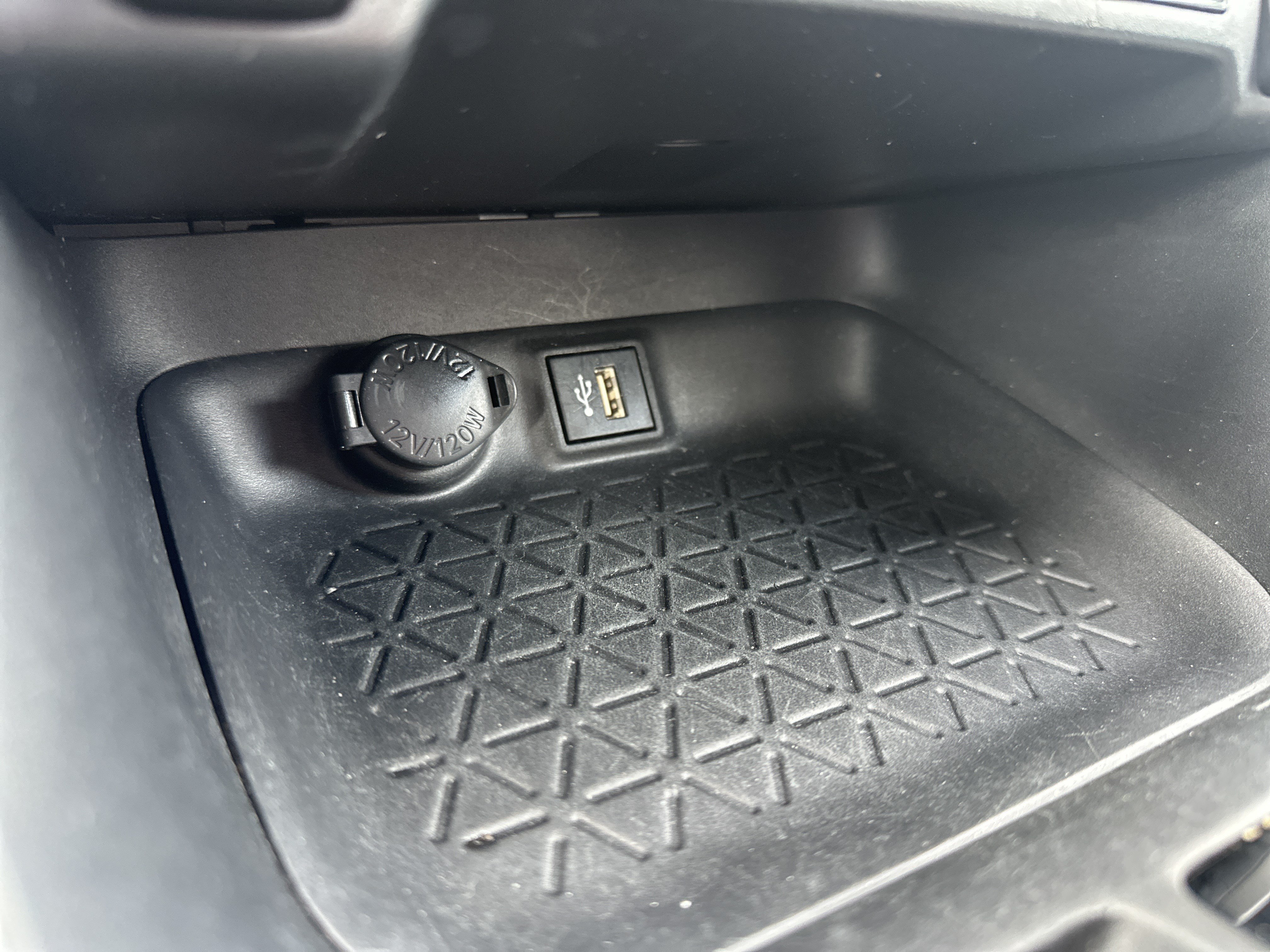 Used 2023 Toyota RAV4 XLE AWD/4WD image 17
