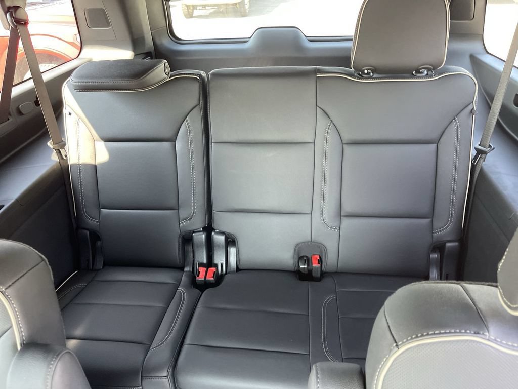 New 2026 Chevrolet Suburban Premier w/ Sun And Tow Package AWD/4WD image 24