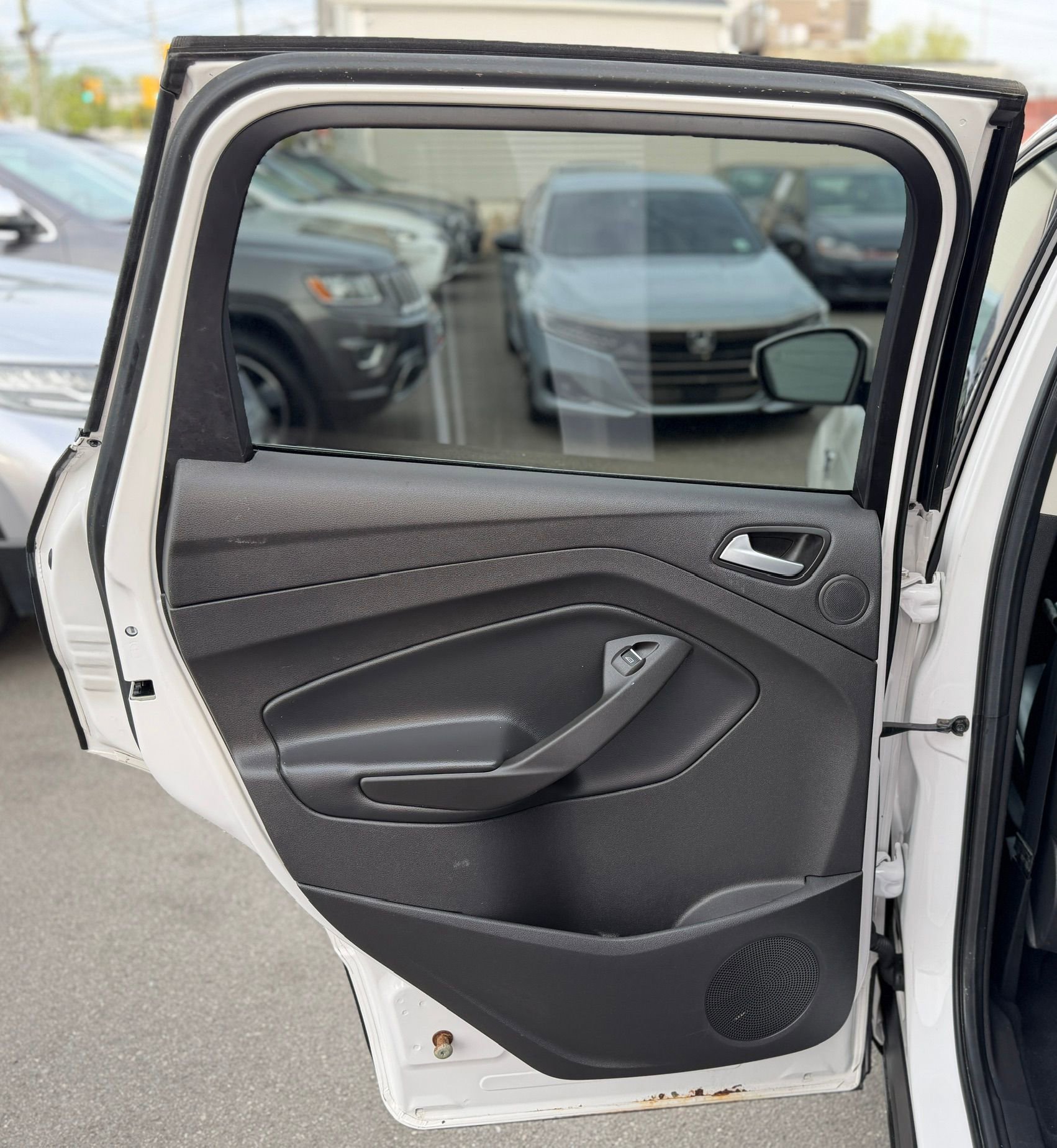 Used 2017 Ford Escape Titanium AWD/4WD image 23