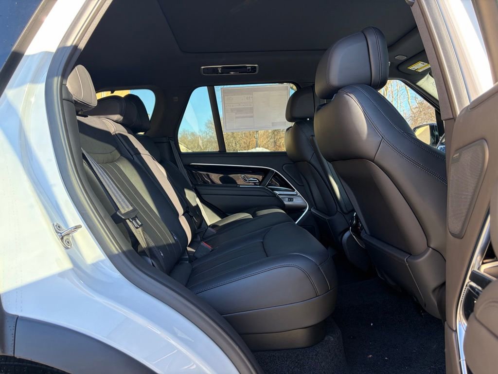 New 2025 Land Rover Range Rover SE image 17