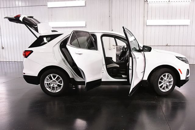 Used 2023 Chevrolet Equinox LT AWD/4WD image 33