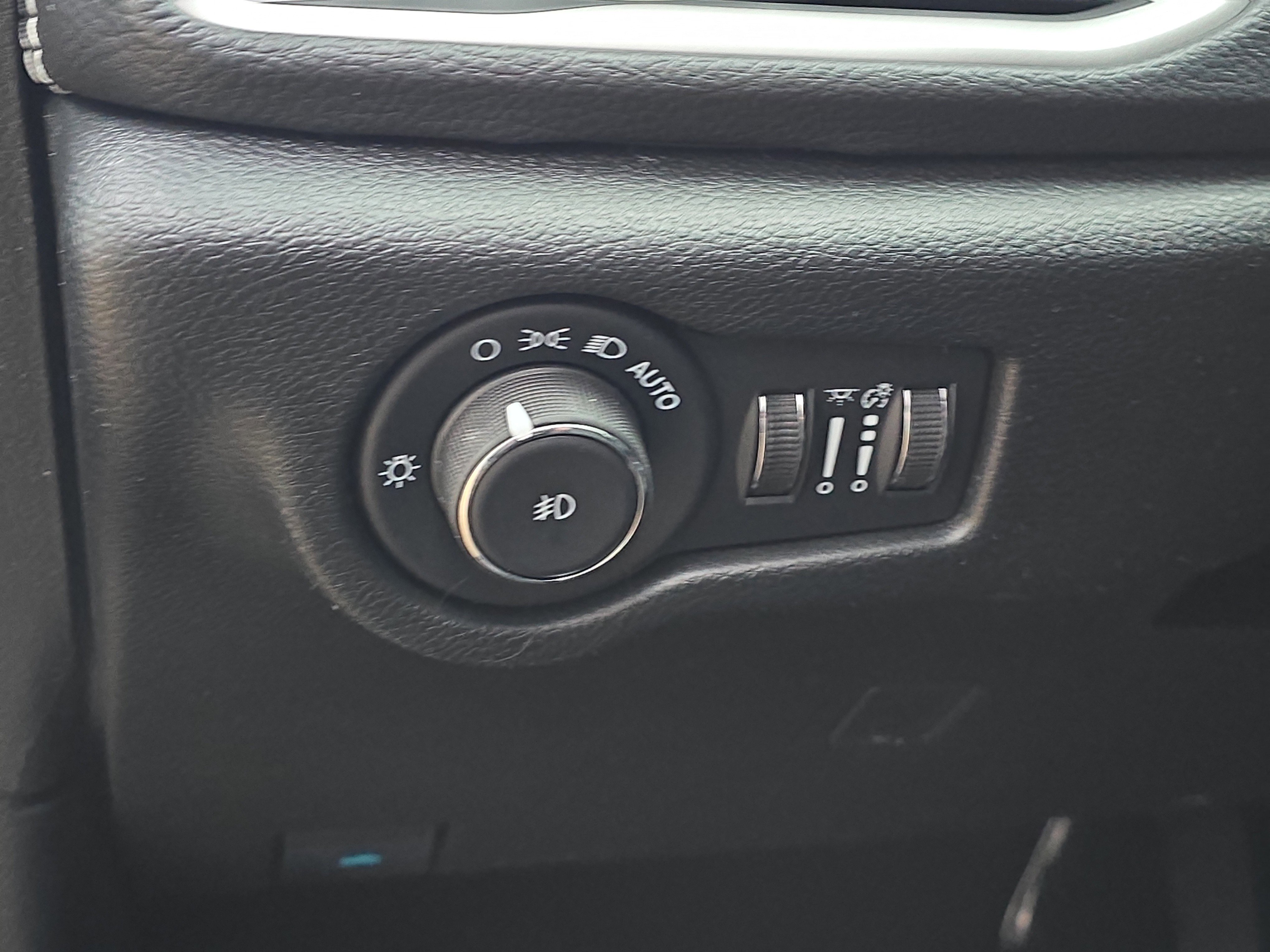 New 2026 Chrysler Pacifica Select w/ S Appearance Package image 13