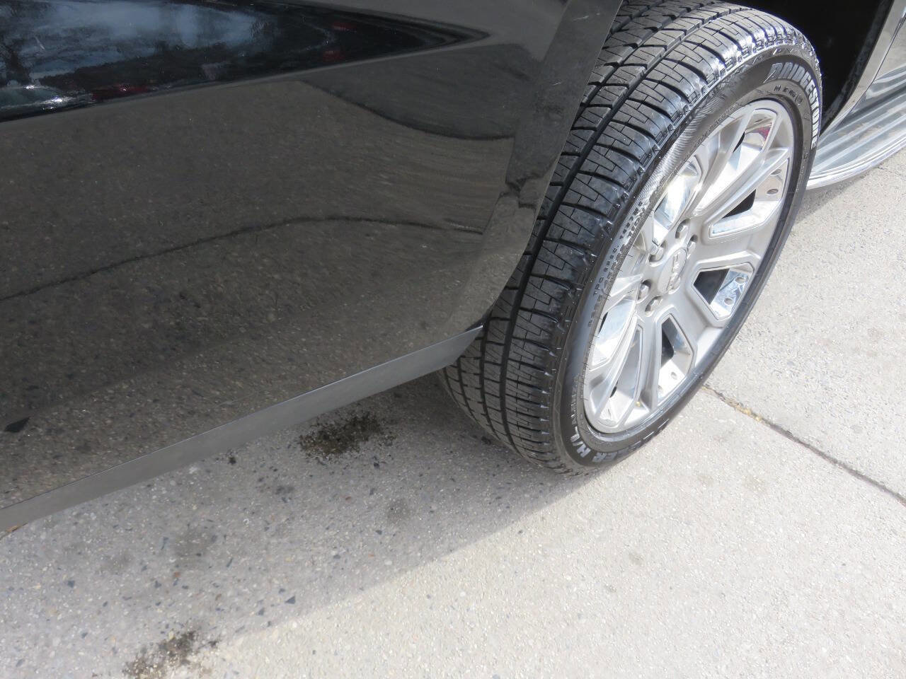 Used 2016 GMC Yukon XL SLT w/ Open Road Package image 40