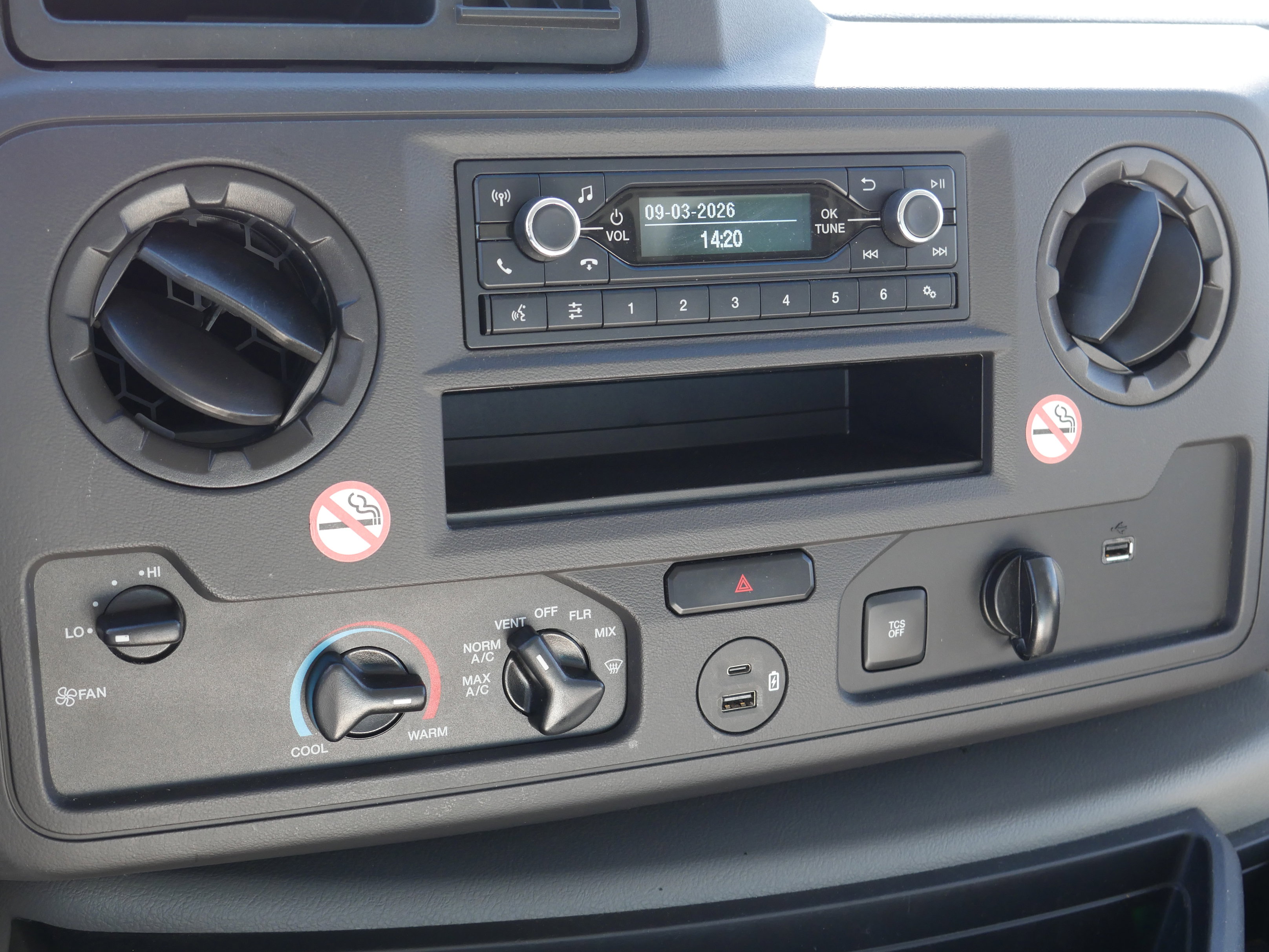 Certified 2024 Ford E-450 and Econoline 450 Super Duty image 8