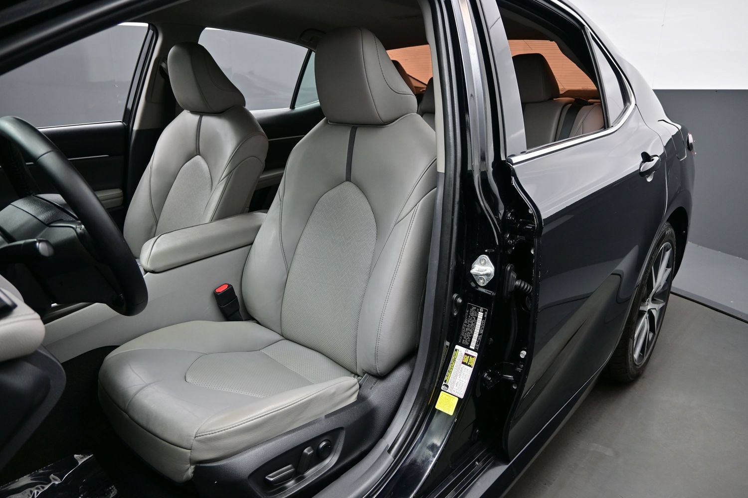 Used 2022 Toyota Camry XLE FWD image 10