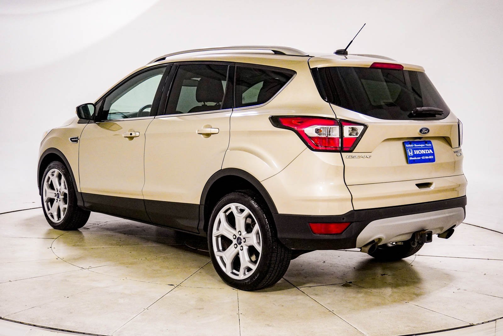 Used 2017 Ford Escape Titanium image 5