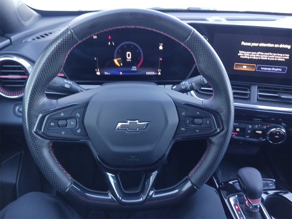 Used 2024 Chevrolet Trax RS w/ Sunroof Package image 17