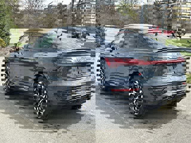 Used 2024 Audi Q8 e-tron Premium Plus image 24